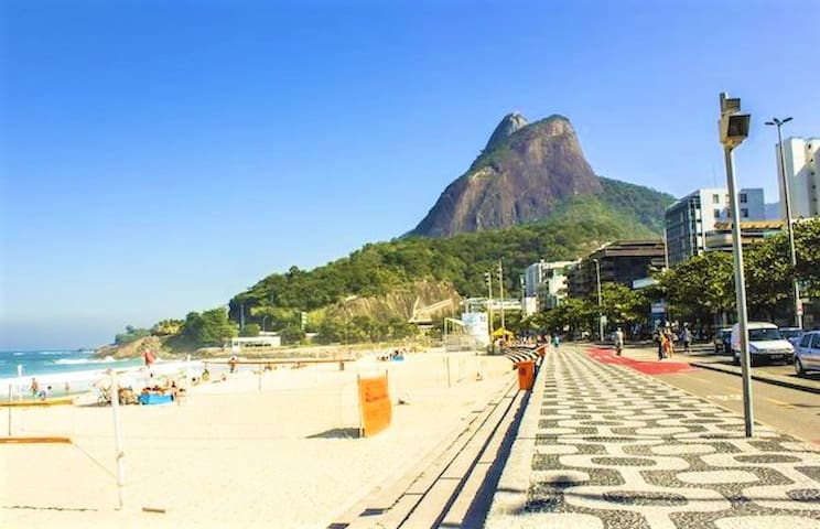 Leblon Lindo Ap – Ar condic 3 quartos e sala WiFi