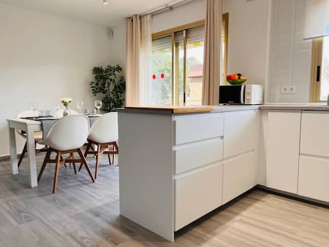 Propiedad de Airbnb exitosa: Salou: Nightlife, Beach & PortAventura + Parking en Salou