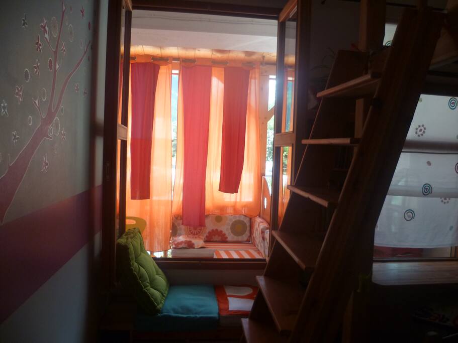 chambre enfant et sa vue terrasse