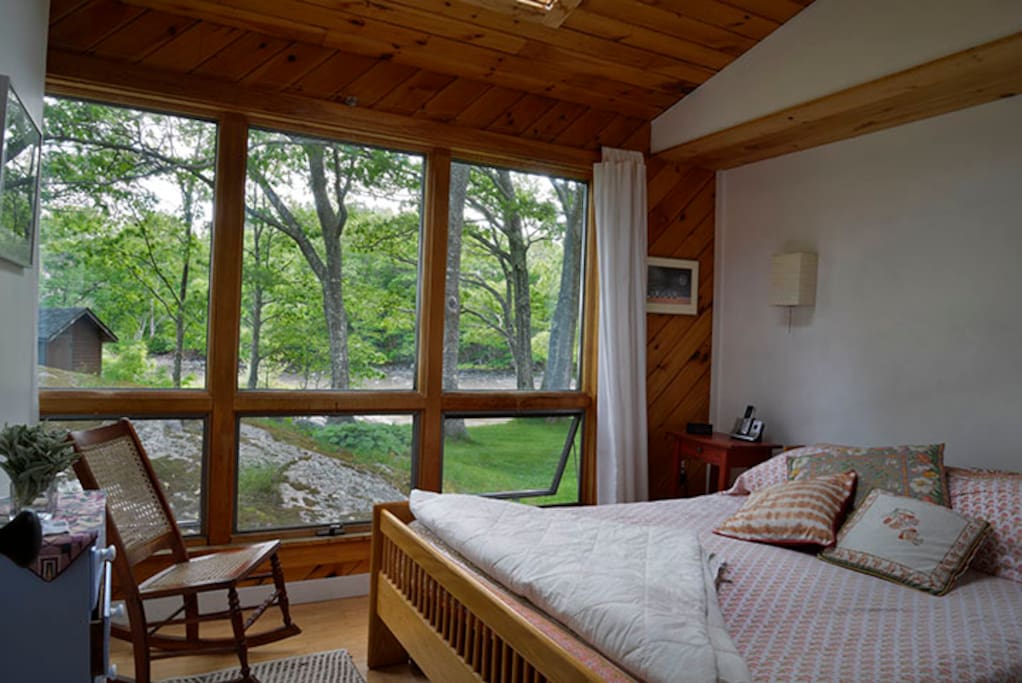 Main house bedroom 2
