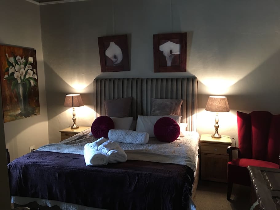 Night view of the bedroom