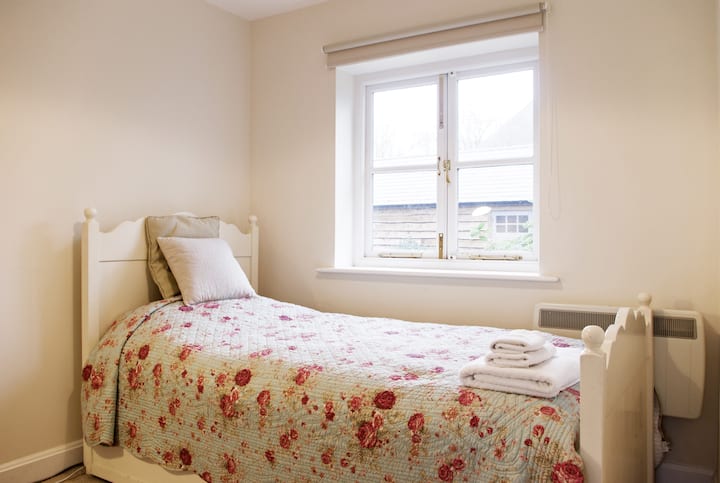 Chumba cha kusukumwa chini ya sakafu (Chumba cha kulala 5)