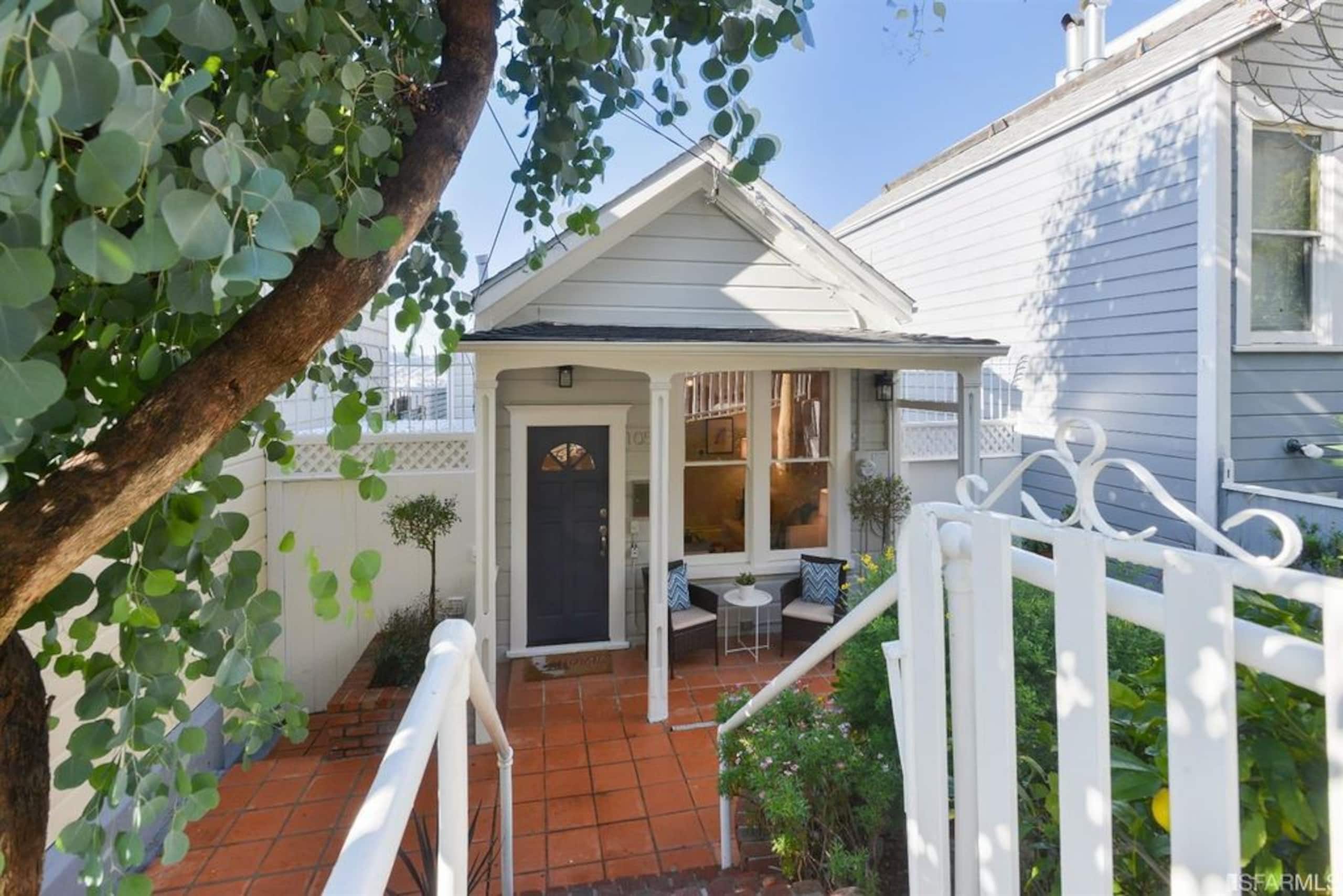 Home in San Francisco · ★4.88 · 1 bedroom · 2 beds · 1 bath - Image 1