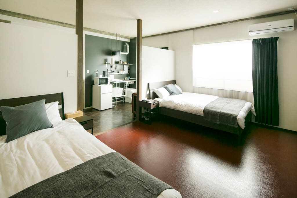 This room is spacious. It's 42㎡!