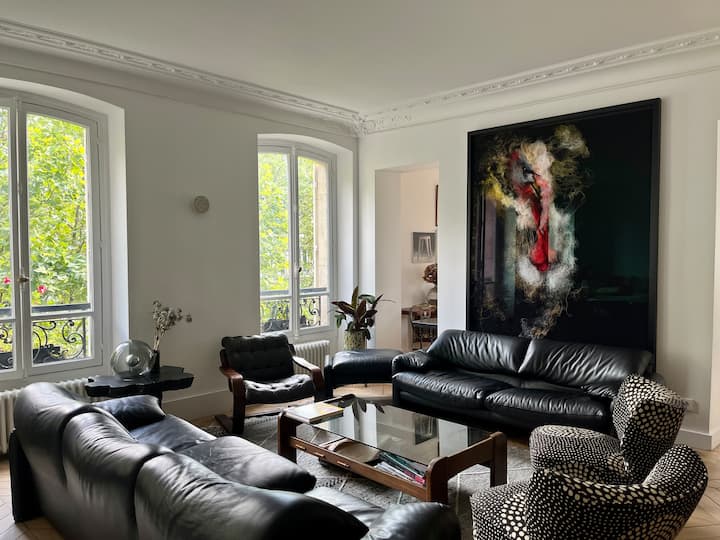 Amazing And Spacious Artist Flat Rue Des Martyrs