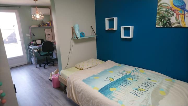 Spálňa 2, vodovodná posteľ 120 x 220 cm