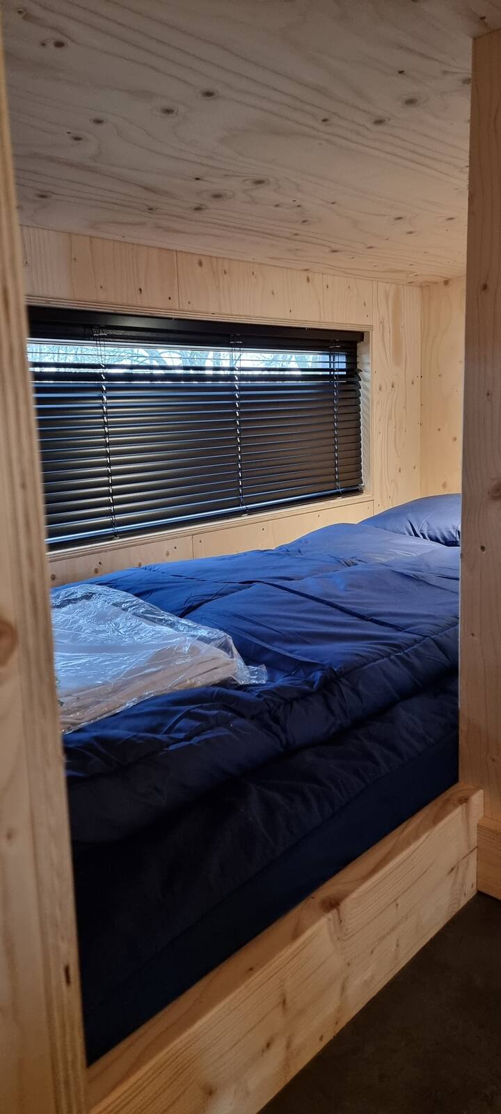 เตียงเดี่ยวหลังที่สอง