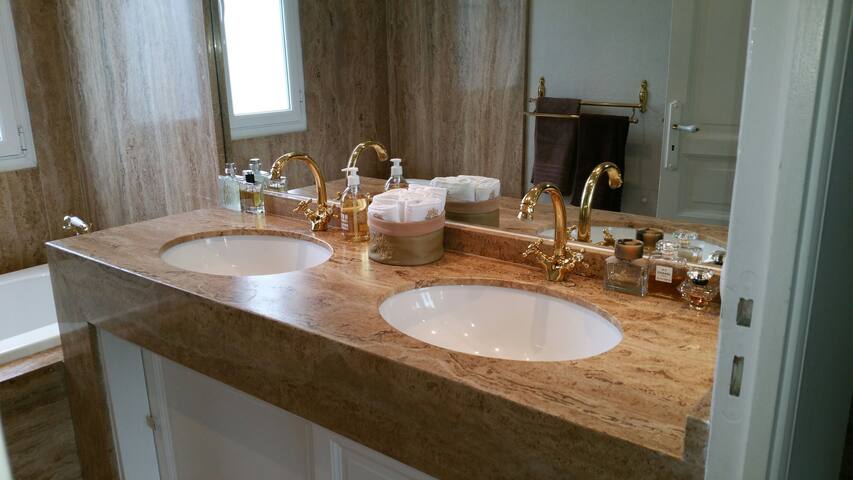 Maison familiale de caractère époque 1900 gallery image 3