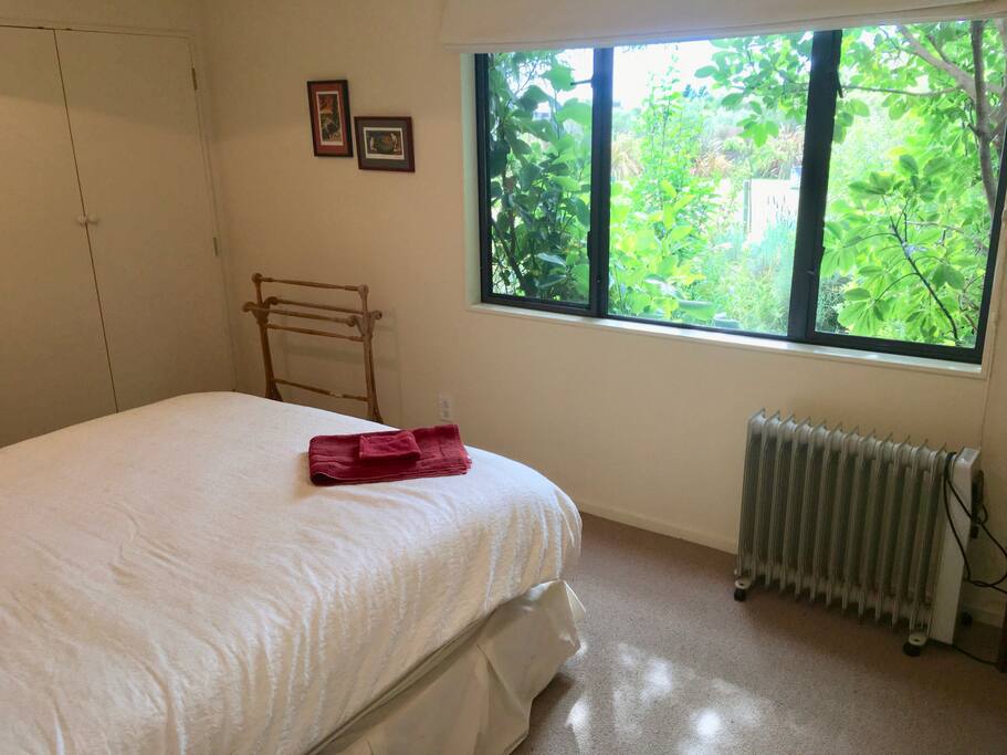 East bedroom - 1 queen double bed plus ensuite