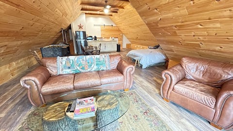 Popular Airbnb listing: Cozy Pine Tree Nest in Frederick