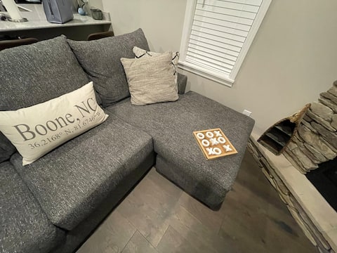 Successful Airbnb property: Boone23: Relaxing 2BR/2BA Getaway - close to ASU in Boone