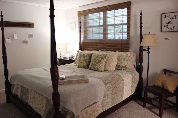 Basement apartment sleeps 5 south of Birmingham