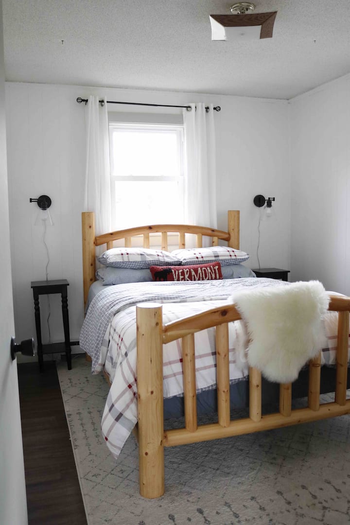 Full bedroom on main level.