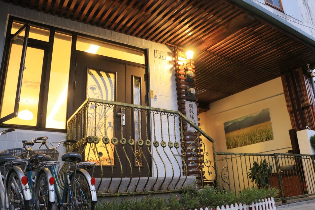 這是一樓大門
This is our gate