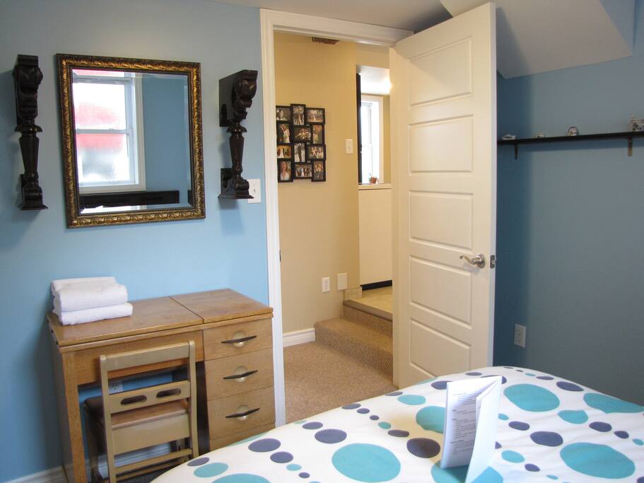 Small desk in the room