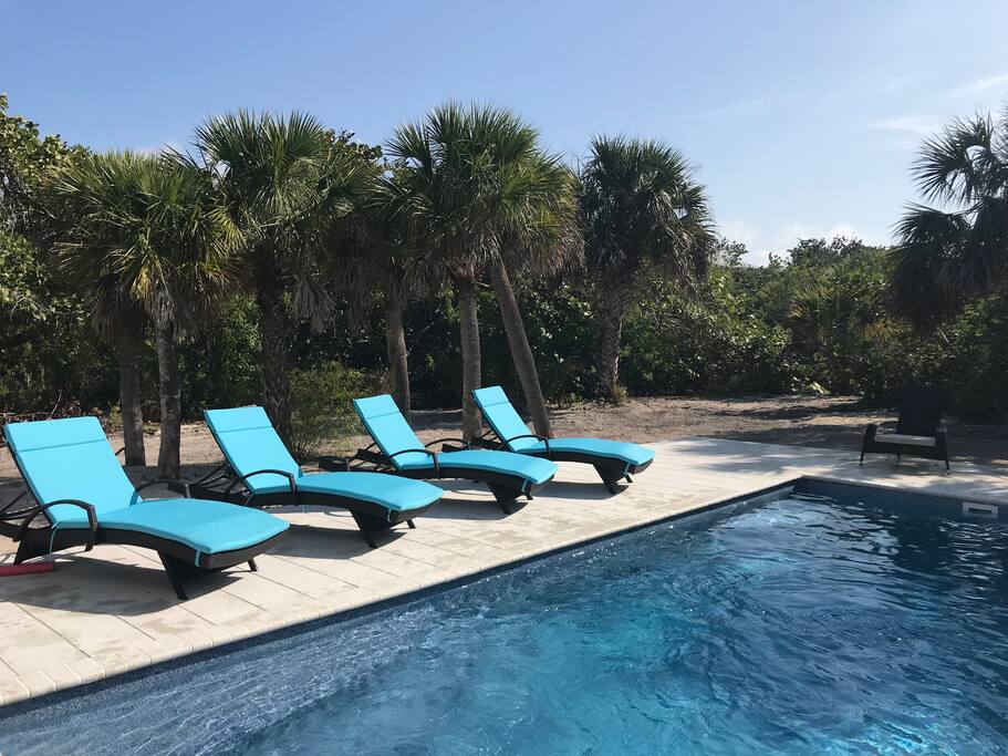 Private heated pool recently completed—tranquil and all yours!
