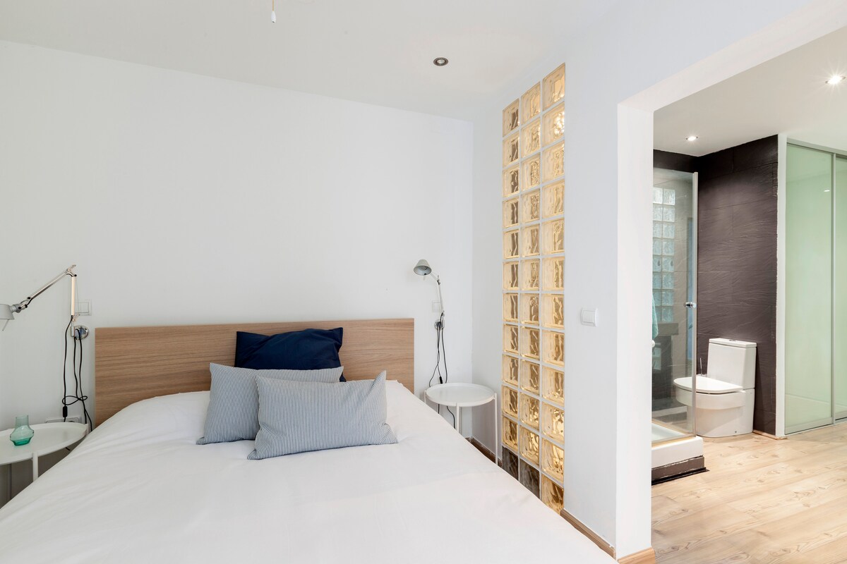 Room 1 with bathroom