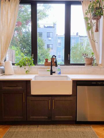 Brick Townhouse in Bushwick, Brooklyn gallery image 5