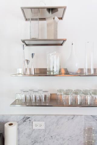 The Roscoe House near Wrigley Field gallery image 3