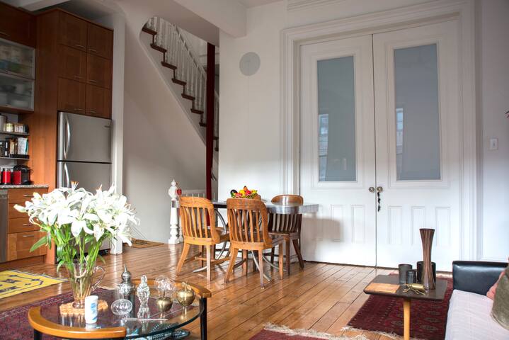 Large stylish Mid Century Duplex in Clinton Hill gallery image 3