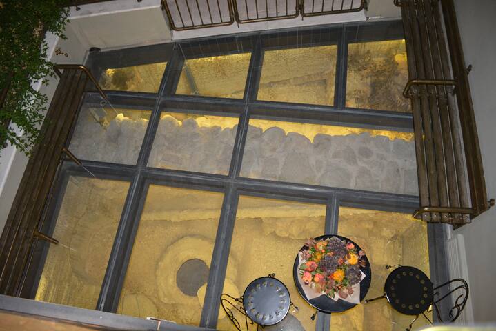 At the Acropolis’ fence gallery image 3