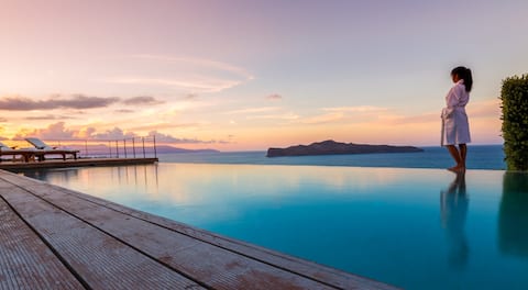 Lux Villa ★Heated  pool ★ 500mt to Stalos beach
