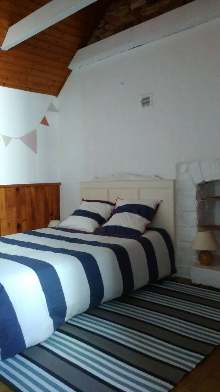 Dormitorio para 3 personas (cama doble)