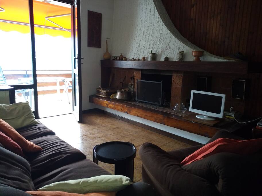 Sala con camino