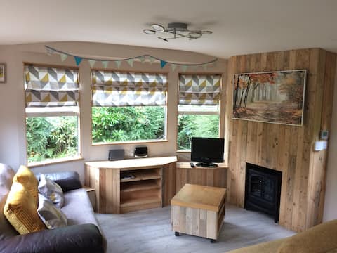 Top Airbnb: Pheasant’s Rest, cosy hideaway, dog friendly in Woolfardisworthy