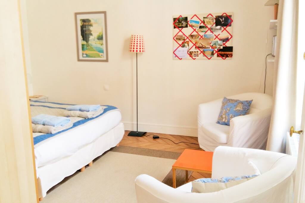 Une chambre douillette et au calme, propice au repos ou à la farniente