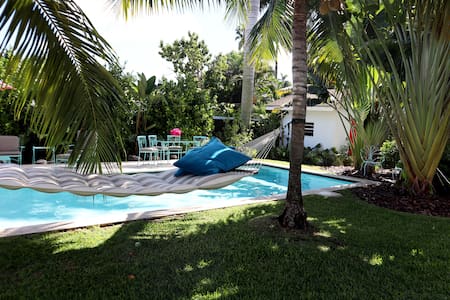 Miami Glamping in tropical garden and pool oasis