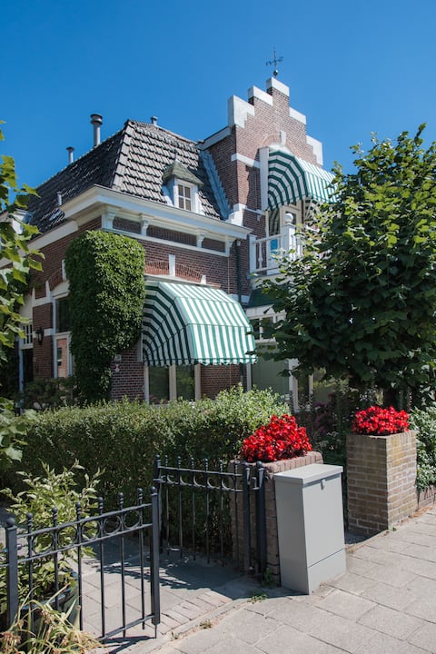 Charming room in historic villa