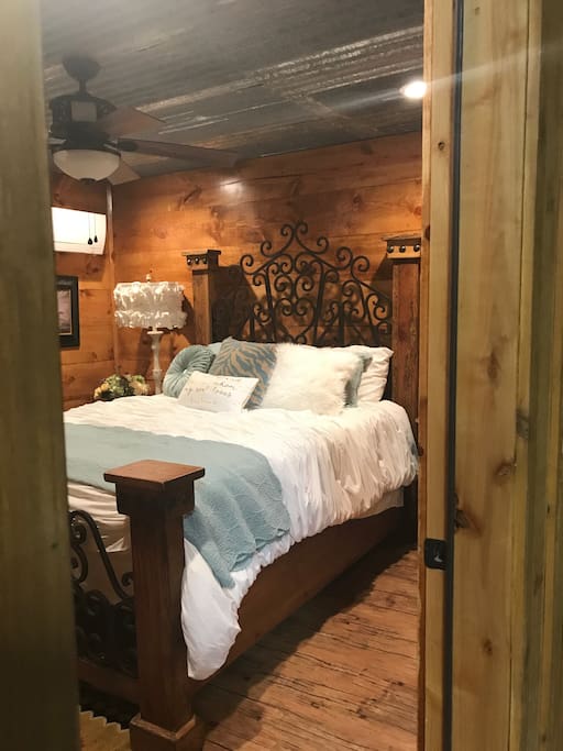 Comfortable & Rustic