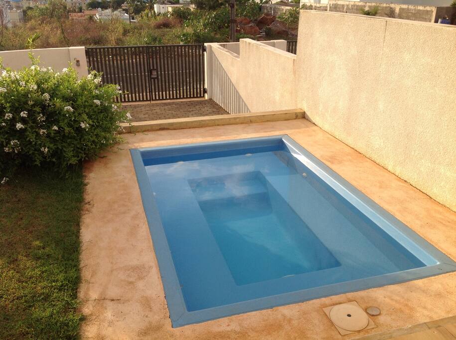 LA PETITE PISCINE POUR VOUS RAFRAICHIR VOUS ATTEND