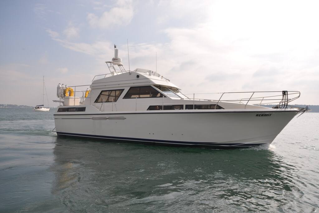 boat mooring in poole luxury motor cruiser poole quay boats for rent in boat mooring in poole luxury motor cruiser poole quay boats for rent in