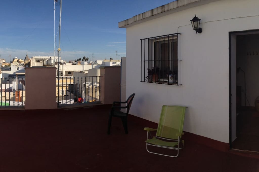 La terraza de la que se dispone.