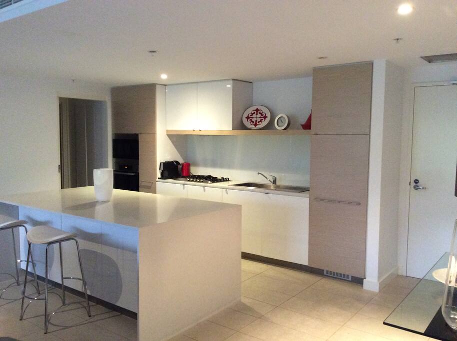 Kitchen/Entry
