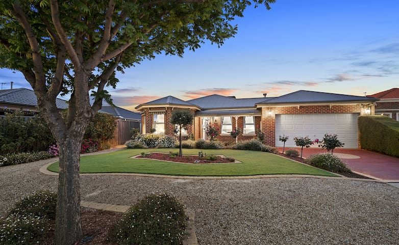 Beautiful, luxurious, clean & quiet Home ✔ 1 Room