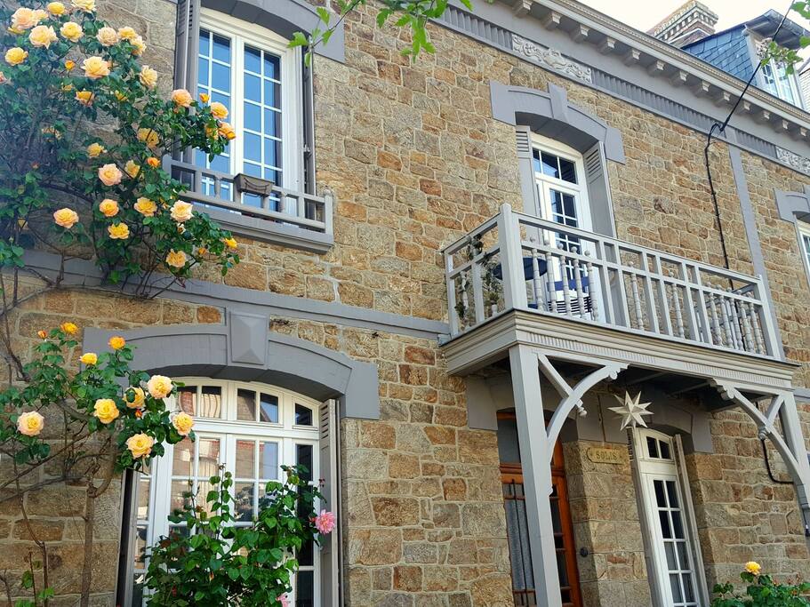 La façade côté rue