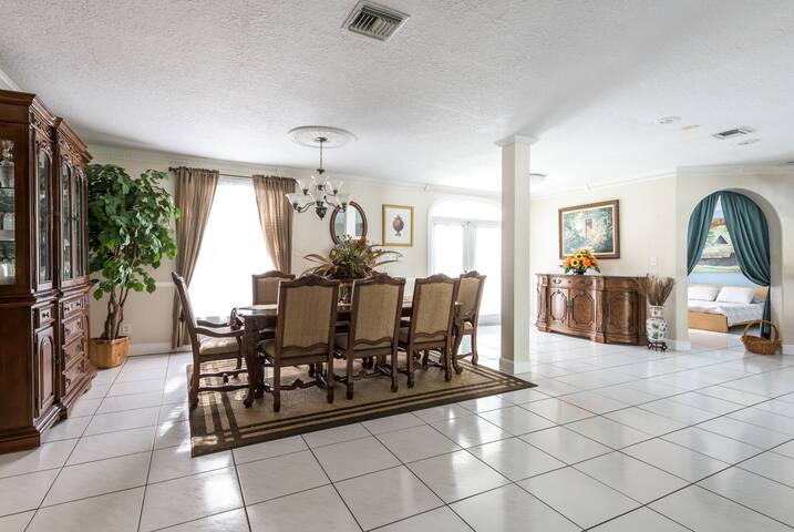 Country State Colonial House gallery image 4