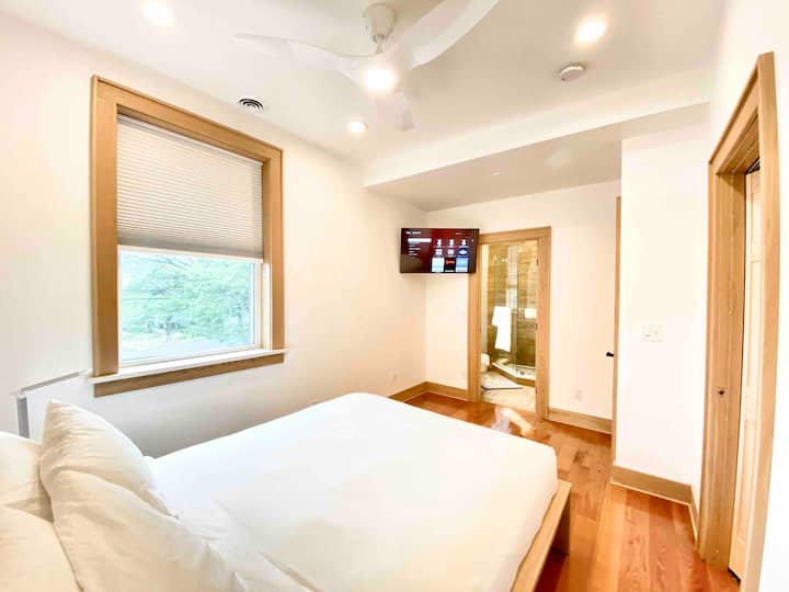 2nd Floor Front Bedroom