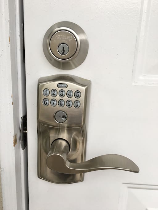 Keyless entrance. Code is changed after guests checked out.