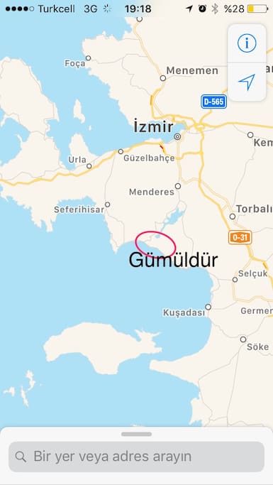 Kusadasina 35 km seferhisara 20 km mesafededir. Kusadasi-seferhisar minübüsleri eve 2 dk yürüme mesafesinden her 20 dk da bir gecmektedir. Cumaovası izban istasyonundan 776 nolu otobus ile evimize ulasim saglayabilirsiniz.