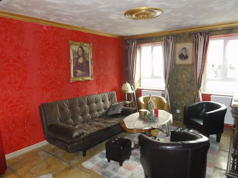Popular Airbnb listing: Exceptional vacation home with courtyard/terrace in Ortenaukreis