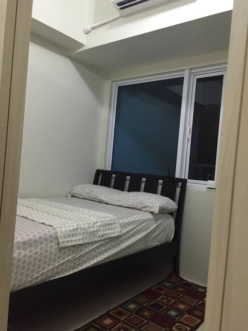 Brand new bed, clean linens and pillows with Brand new AC.