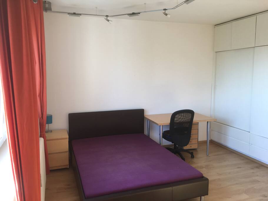 Bett 1,4 x 2m