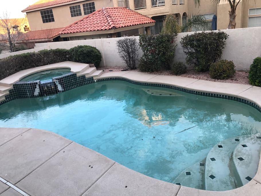 Pool and hot tub, available for use. Pool will be cold during the Winter. Hot tub available Year-round
