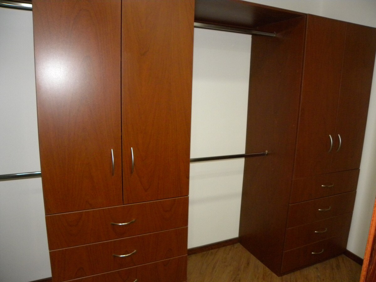 Dhoma e zhveshjes

Vestidor