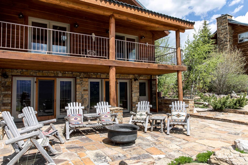 Front patio with fire pit.