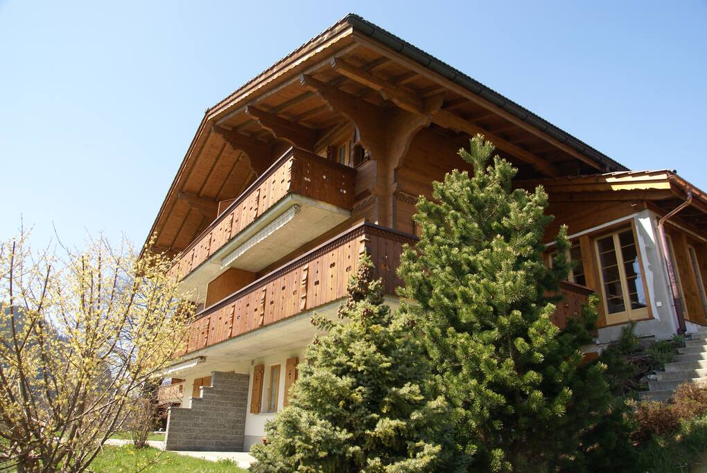 Apartment Schneerose im Sommer